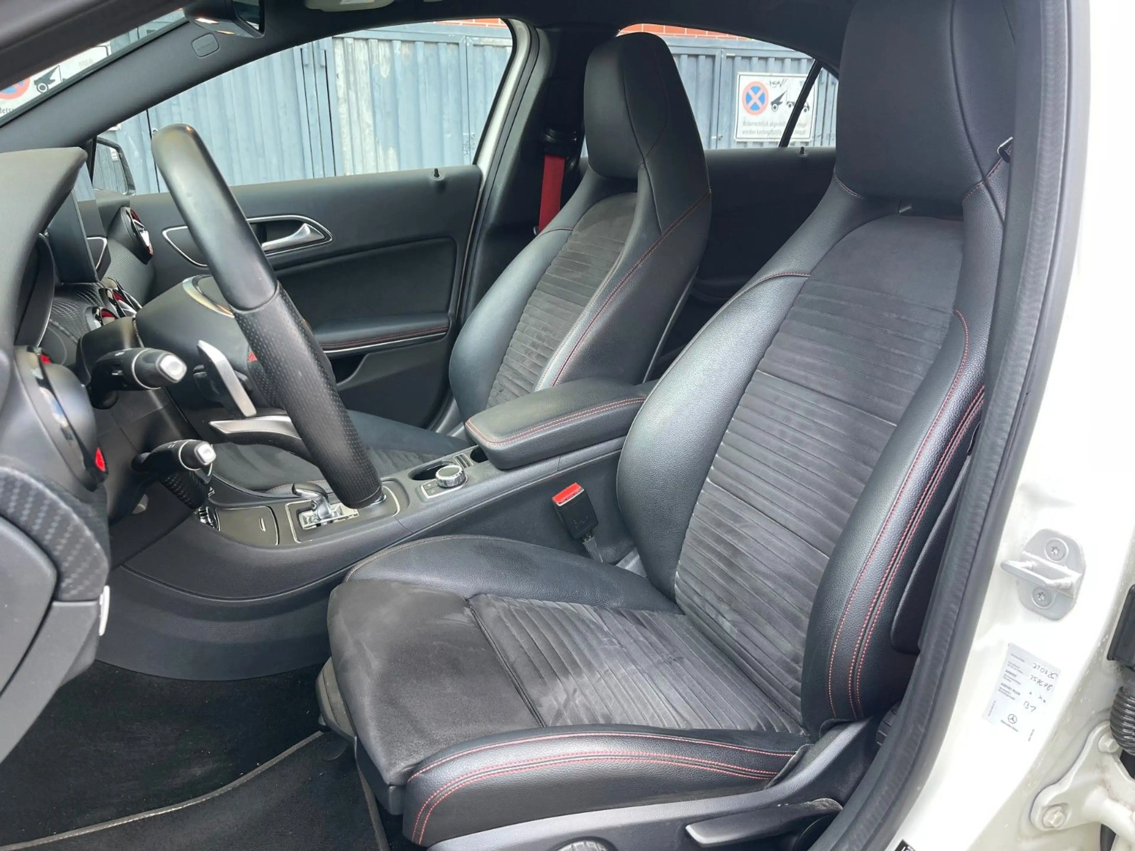 Mercedes-Benz A 45 AMG 4Matic Pano Performace AGA — photo 9