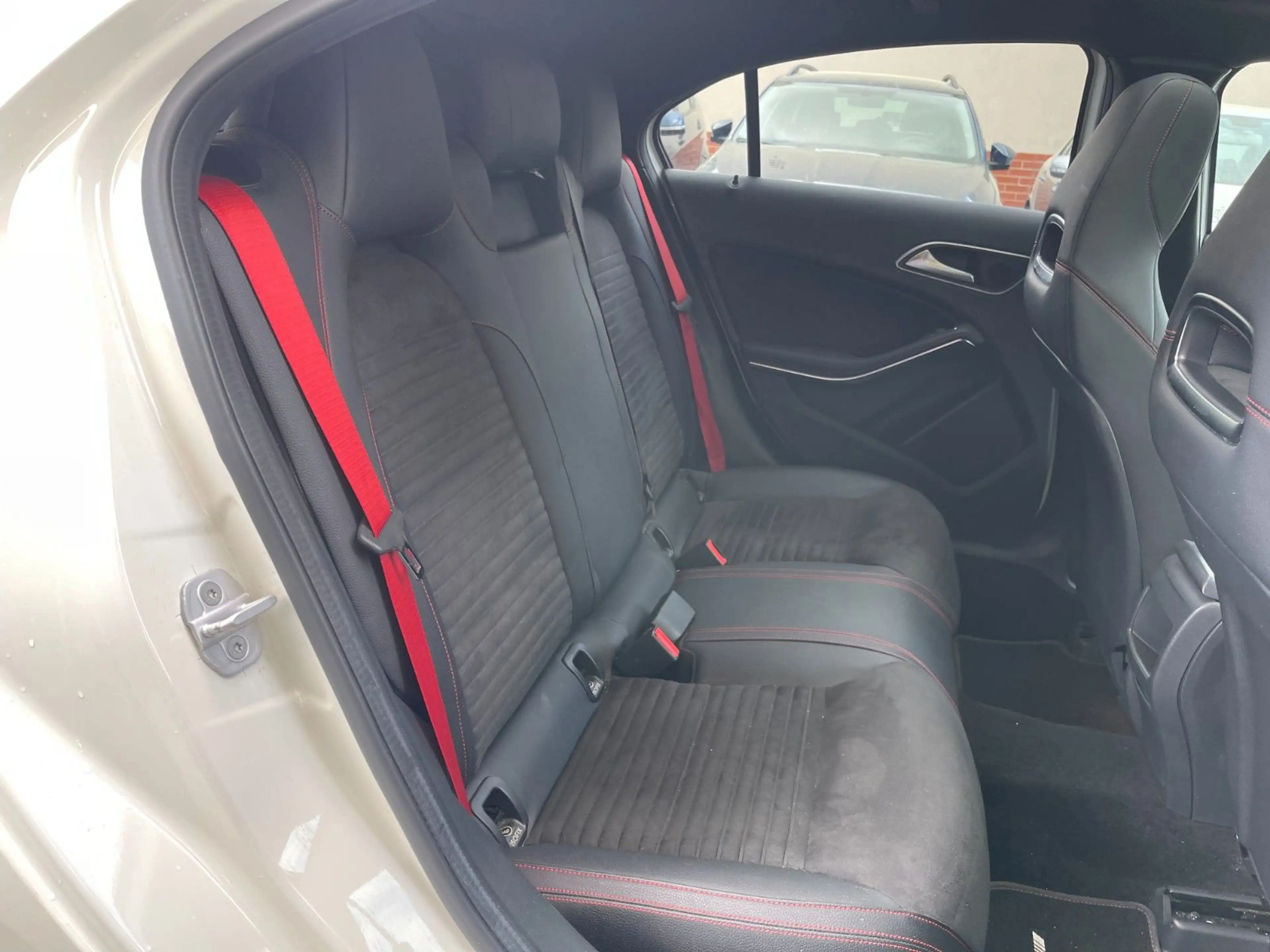 Mercedes-Benz A 45 AMG 4Matic Pano Performace AGA — photo 12