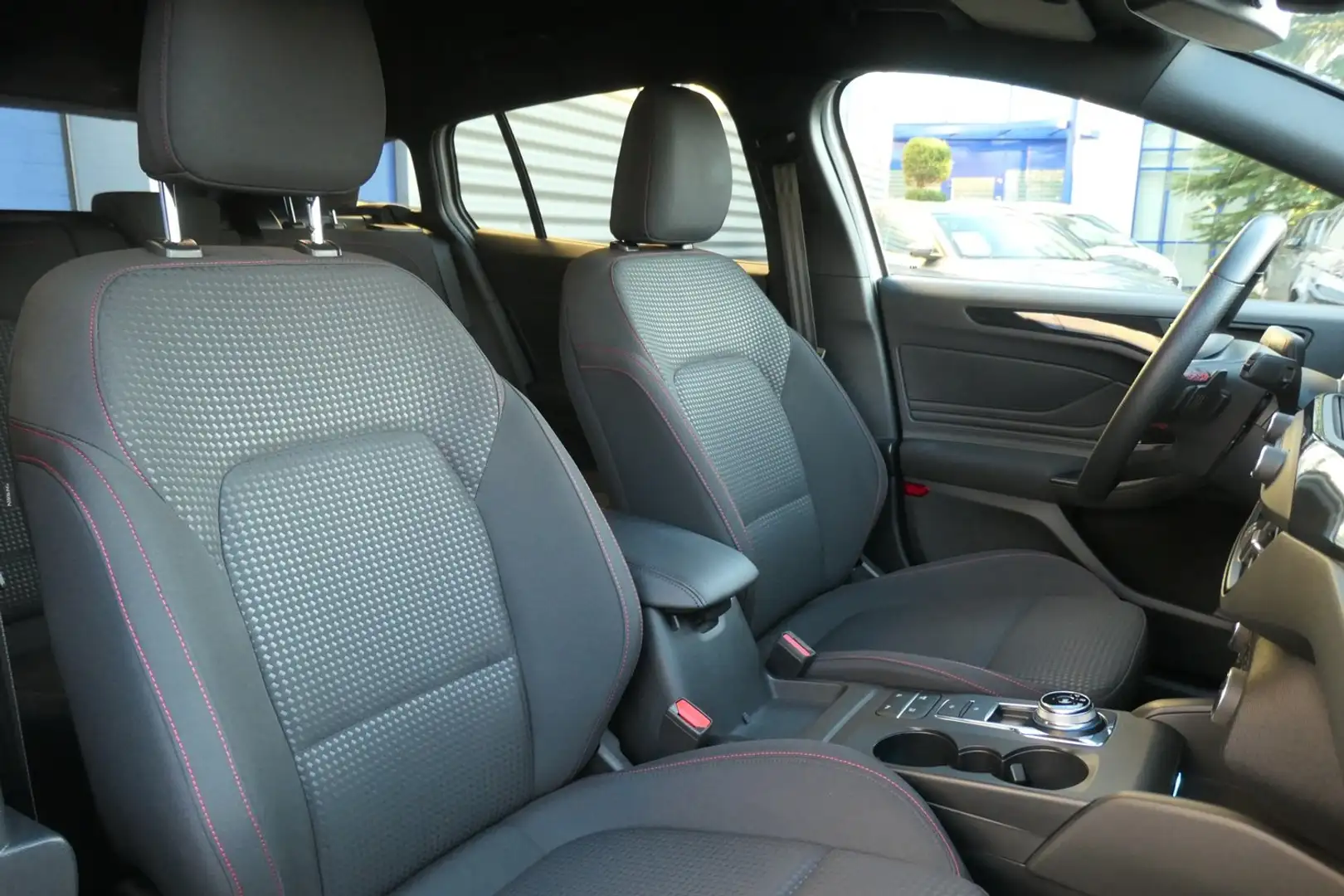 Ford Focus Focus Turnier 1.5 EcoBoost ST-LINE Top Zustand! - 2