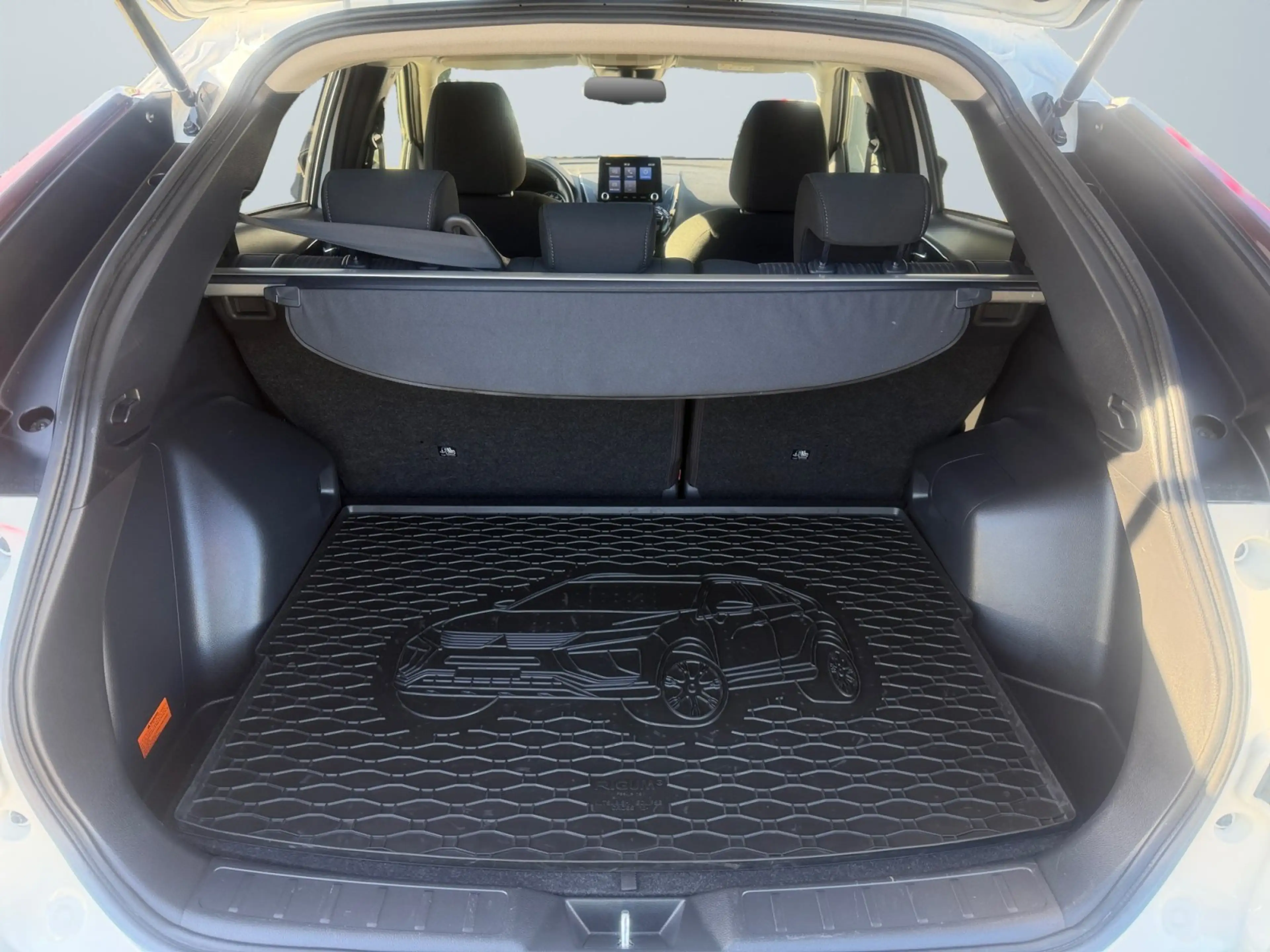 Mitsubishi Eclipse Cross Basis 2.4 PHEV TEMP+KAM+SHZ+DAB — photo 14
