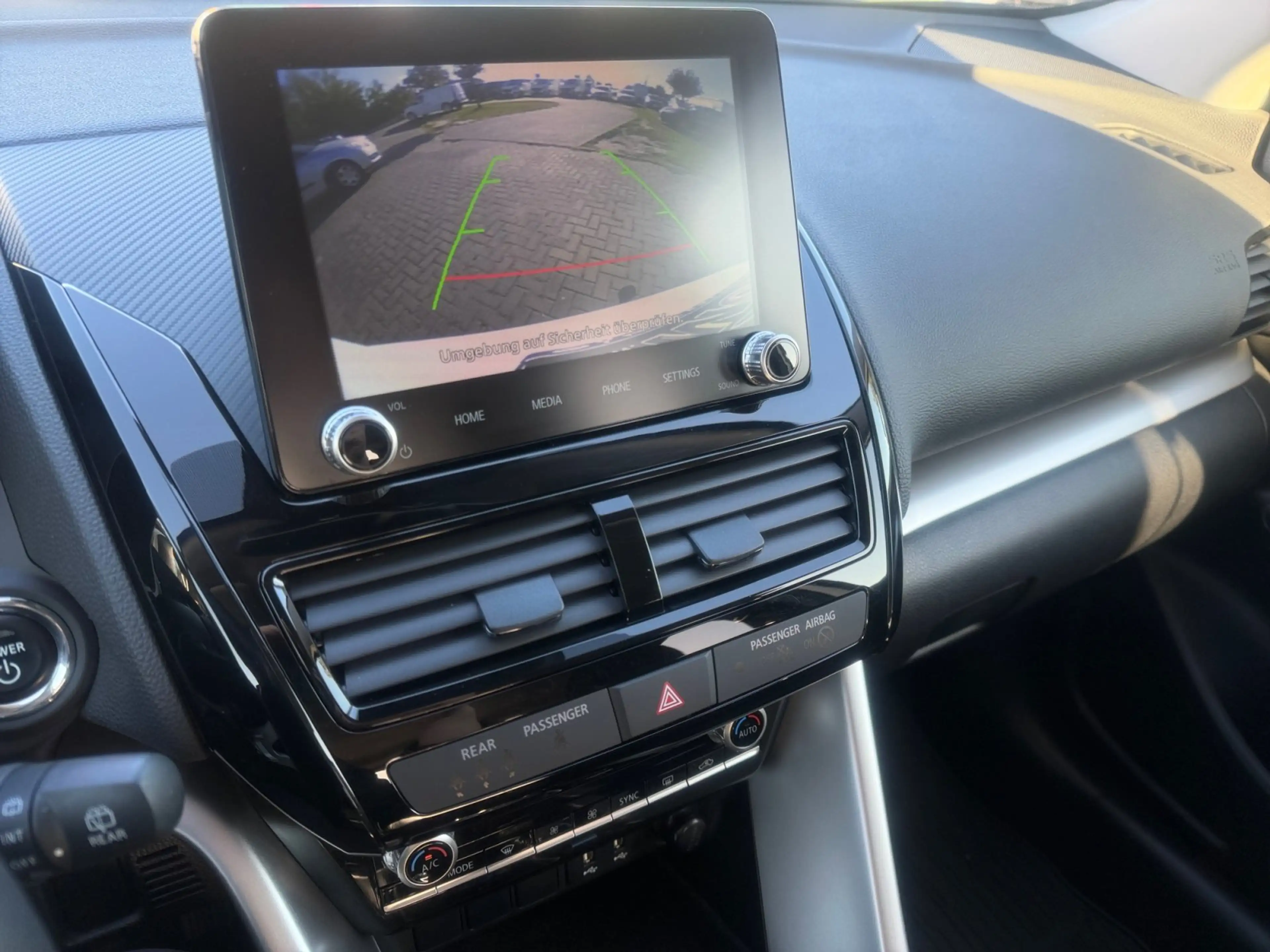 Mitsubishi Eclipse Cross Basis 2.4 PHEV TEMP+KAM+SHZ+DAB — photo 13