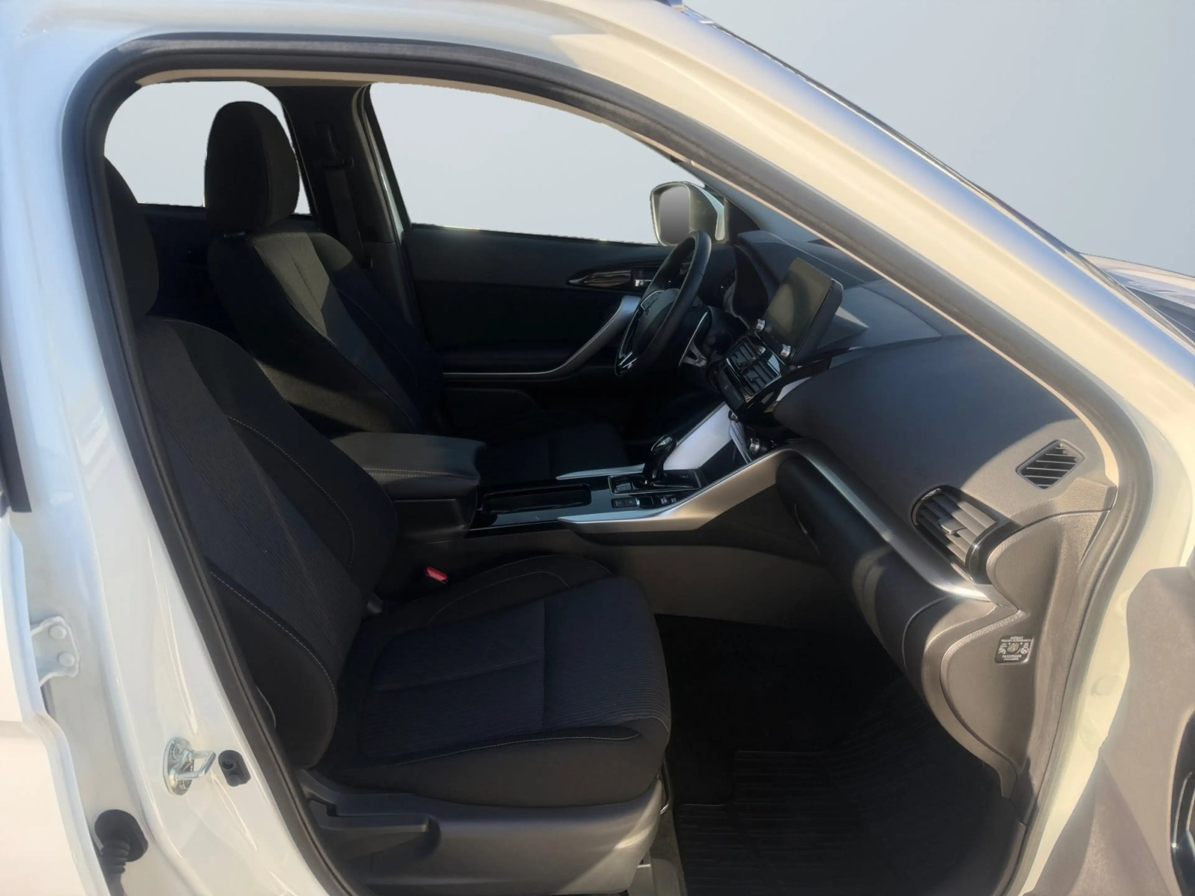 Mitsubishi Eclipse Cross Basis 2.4 PHEV TEMP+KAM+SHZ+DAB — photo 10
