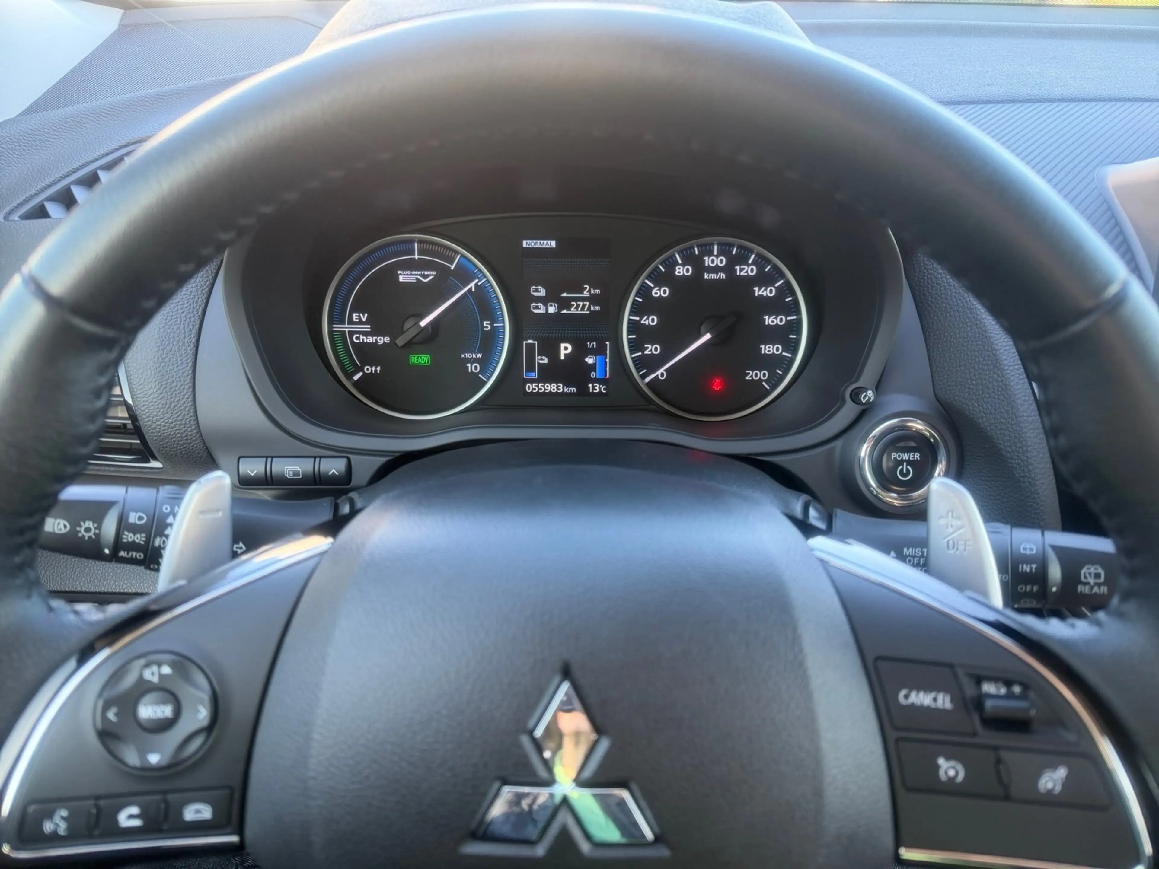 Mitsubishi Eclipse Cross Basis 2.4 PHEV TEMP+KAM+SHZ+DAB — photo 12