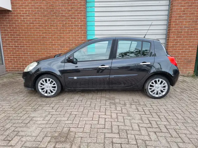 Renault Clio view 8