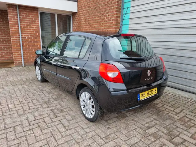 Renault Clio view 3