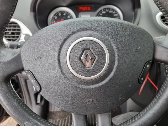 Renault Clio view 12