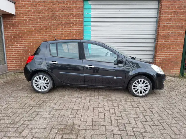 Renault Clio view 9