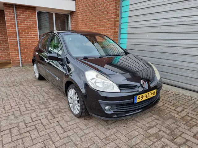 Renault Clio view 2