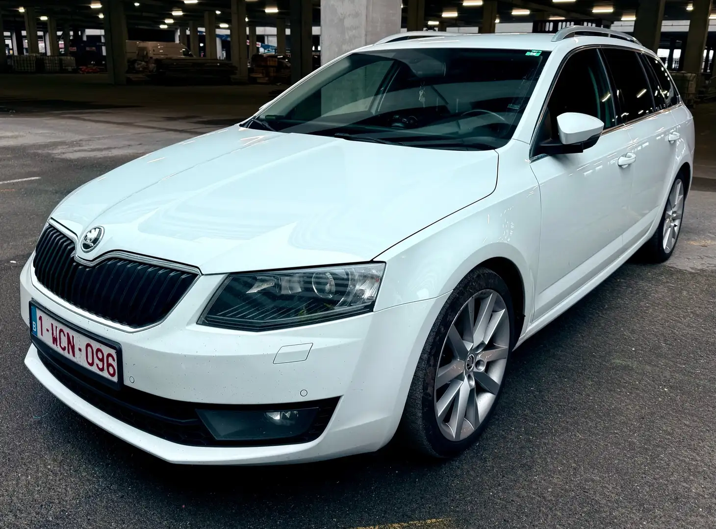 Skoda Octavia FULL AUTOMAT keyless Led Canton Mem Blanc - 1