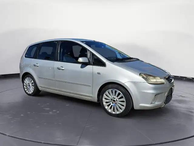 Ford C-Max view 3