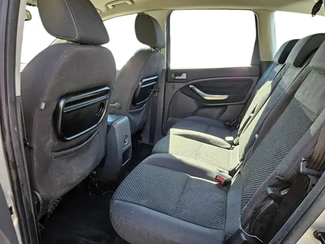 Ford C-Max view 8