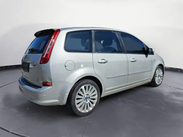 Ford C-Max view 4