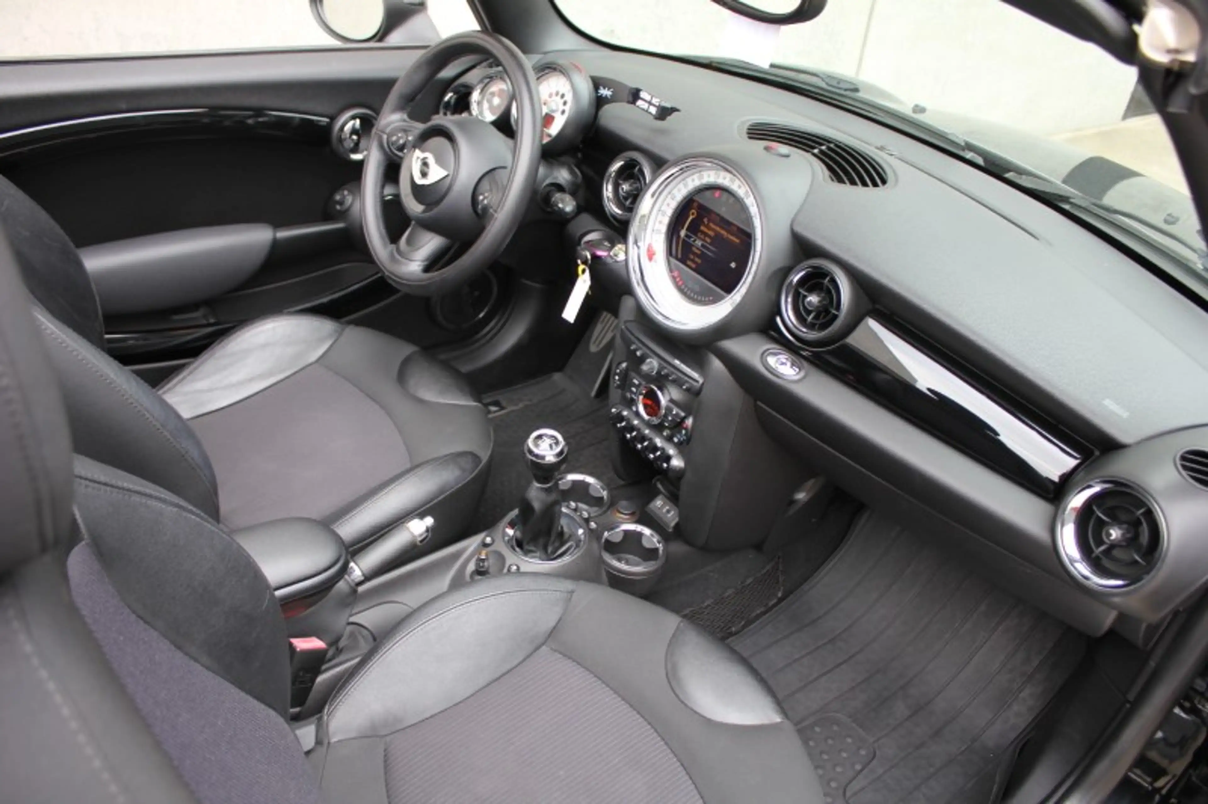 MINI Cooper Cabrio Mini Cabriolet 1.6i Cooper/navi/bluetooth — photo 11