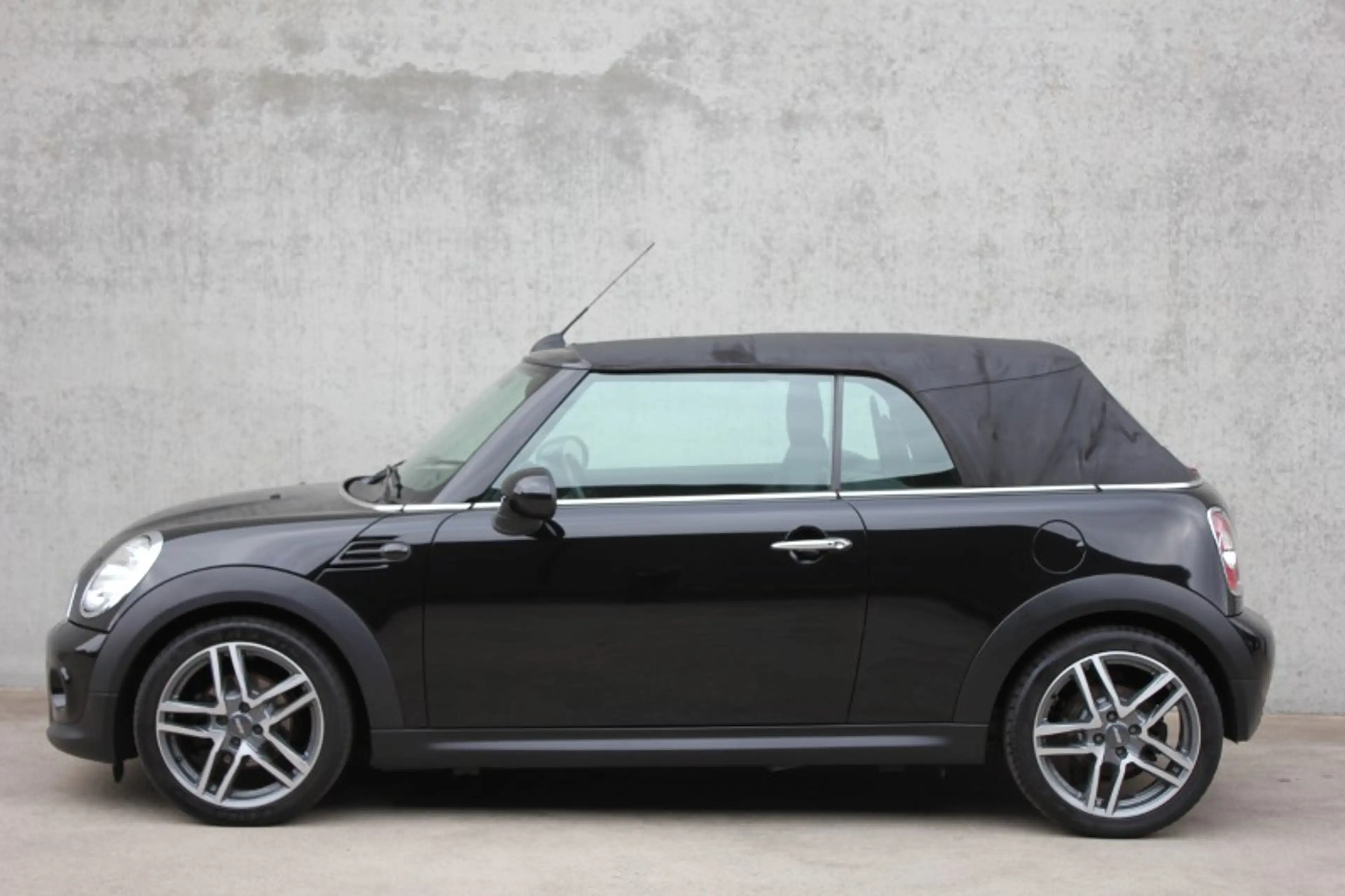 MINI Cooper Cabrio Mini Cabriolet 1.6i Cooper/navi/bluetooth — photo 3