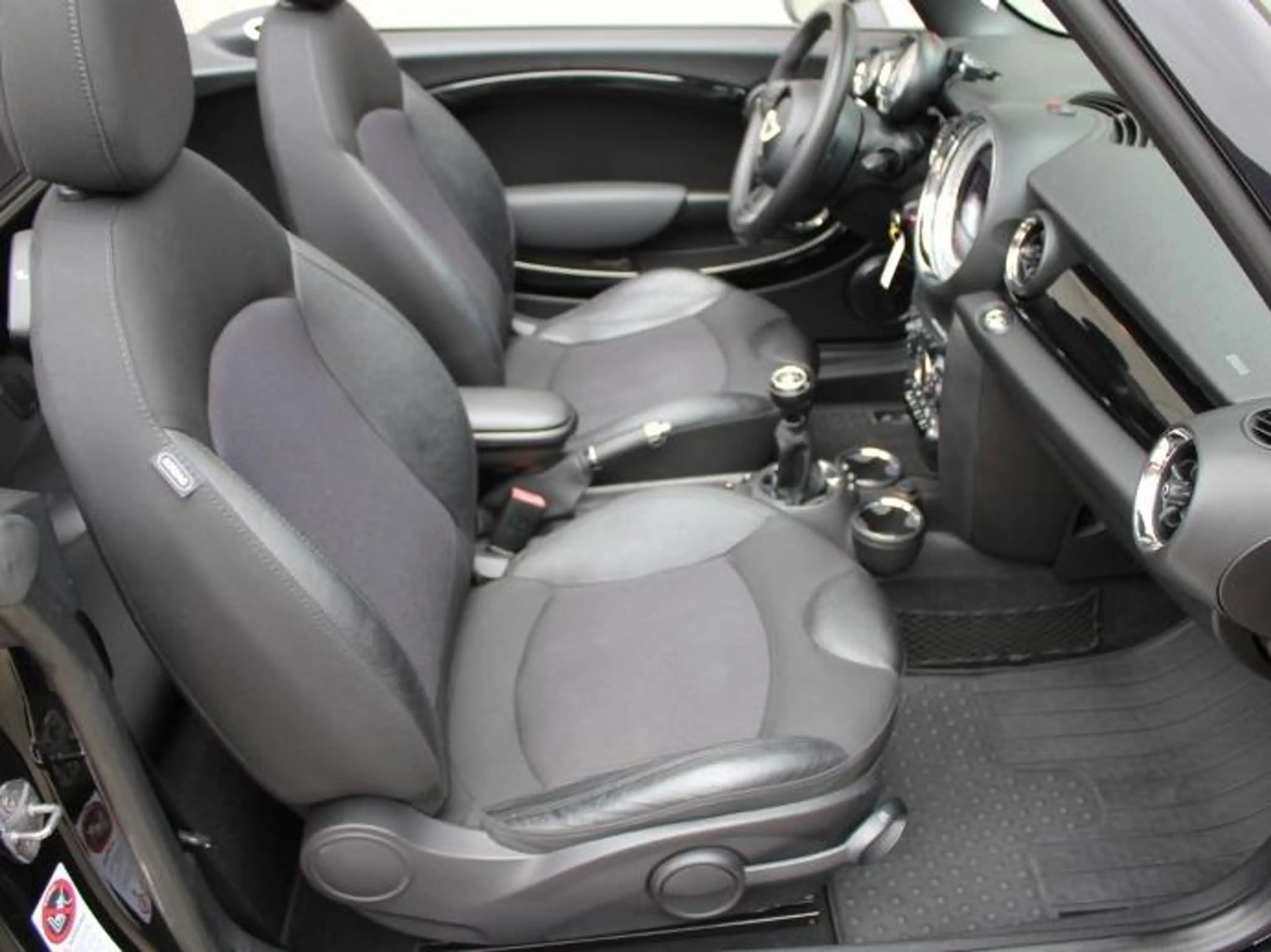 MINI Cooper Cabrio Mini Cabriolet 1.6i Cooper/navi/bluetooth — photo 12