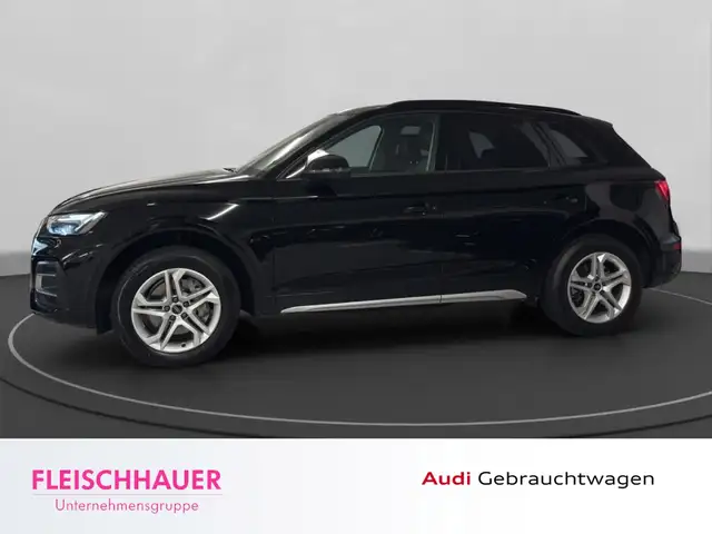 Audi Q5 view 3