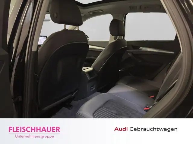 Audi Q5 view 14