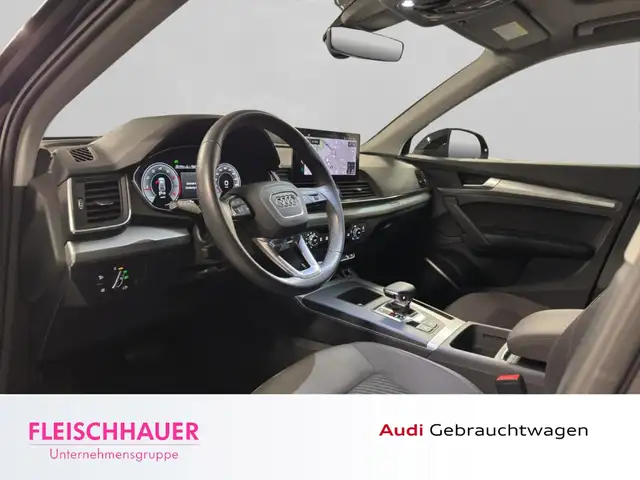Audi Q5 view 10