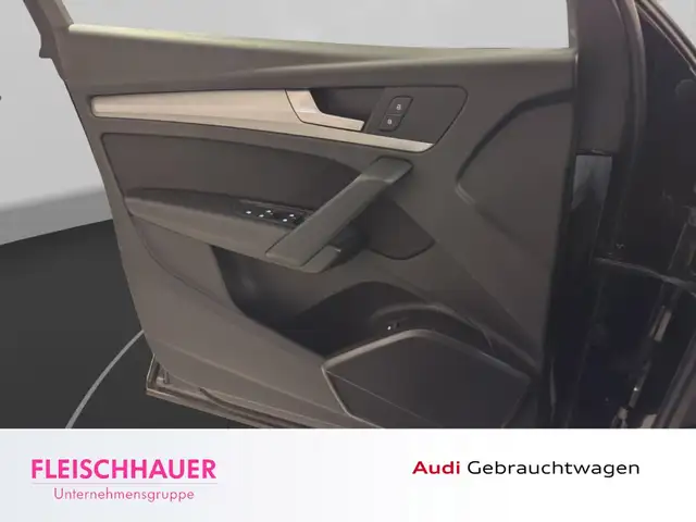 Audi Q5 view 13