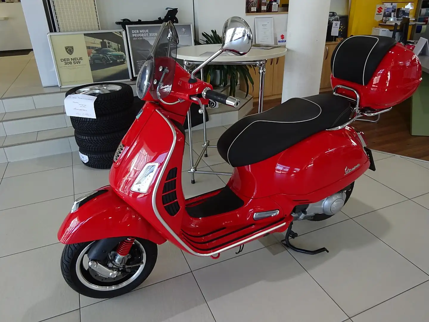 Vespa GTS 300ie - 1