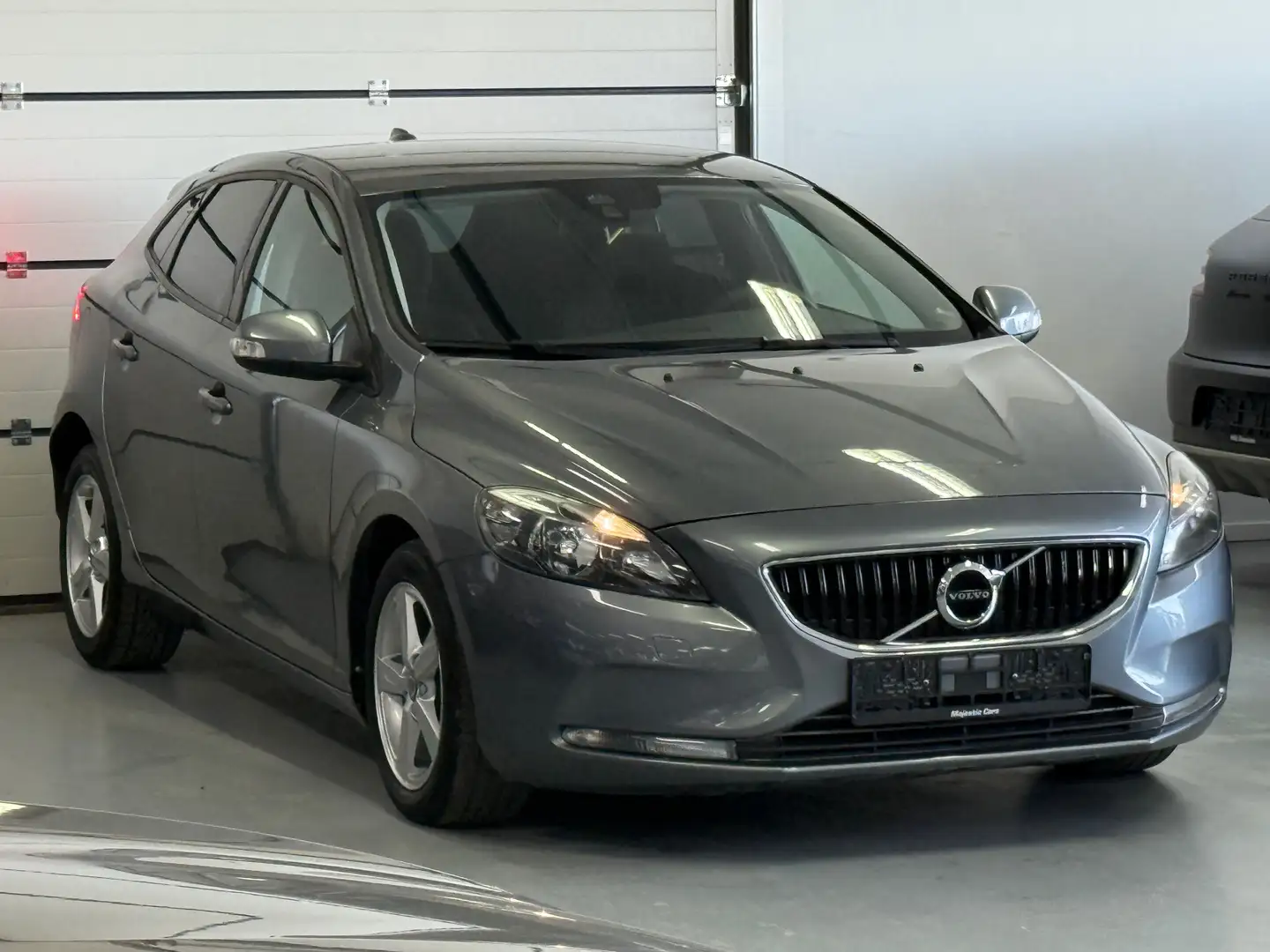 Volvo V40 V40 D2 120 Grau - 1