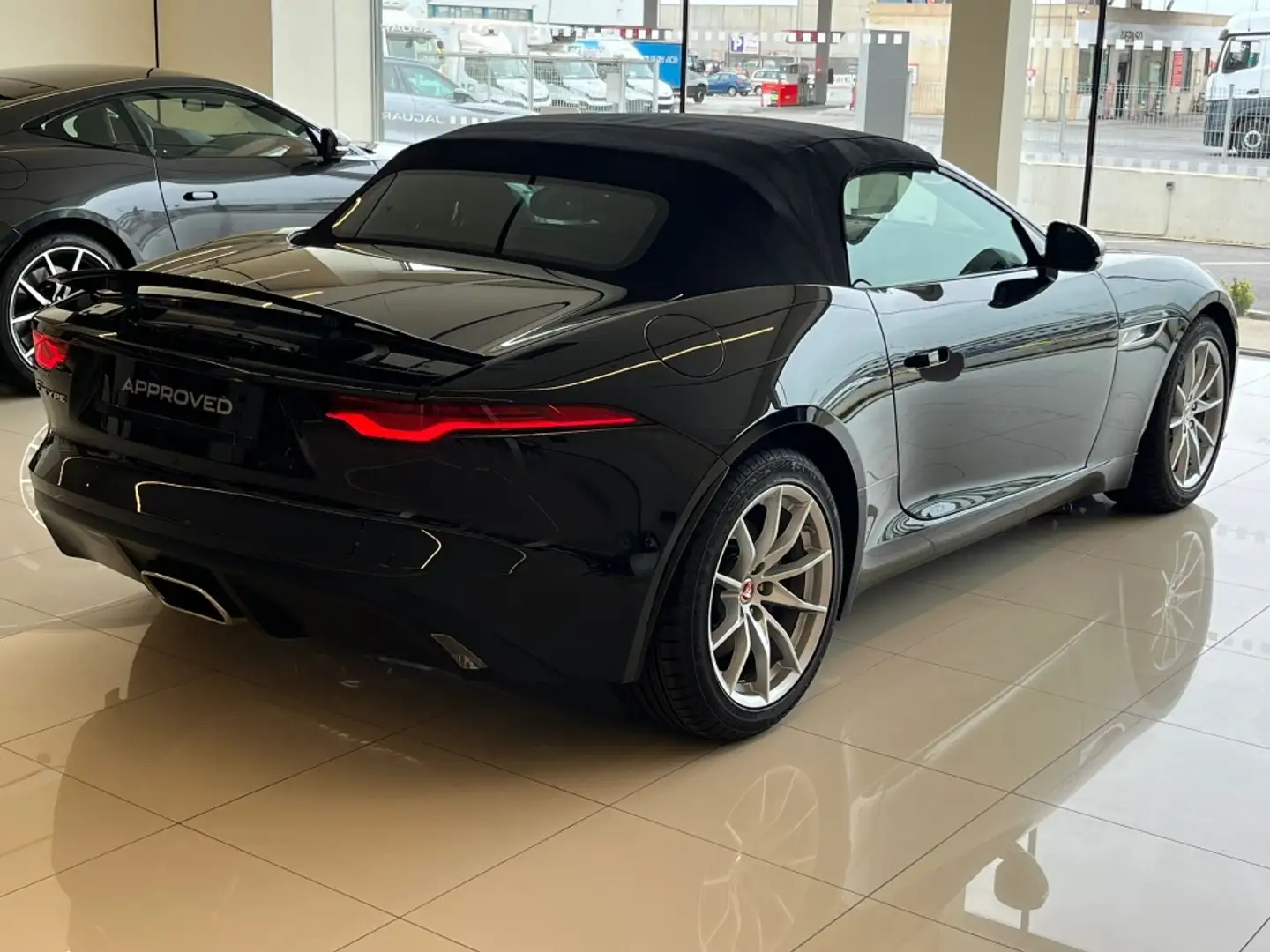 Jaguar F-Type Convertible 2.0 I4 Aut. 300 - 2