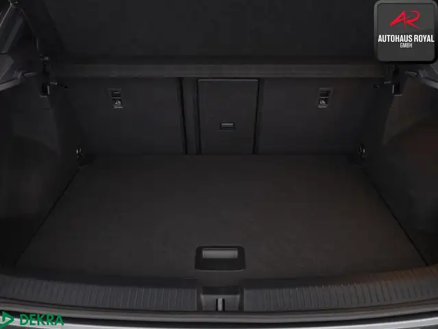 Volkswagen T-Roc view 12