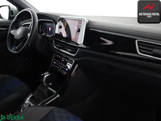 Volkswagen T-Roc view 9