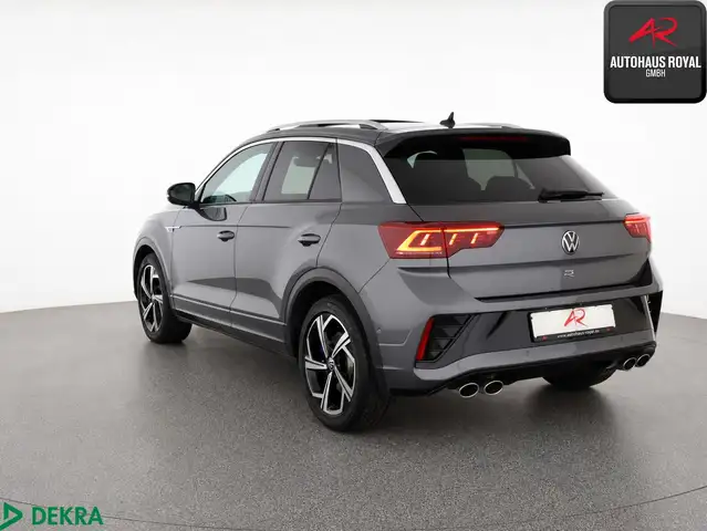 Volkswagen T-Roc view 3