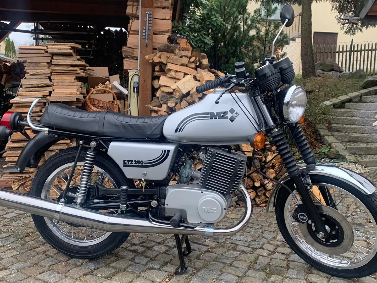 MZ ETZ 250 De Luxe - 1