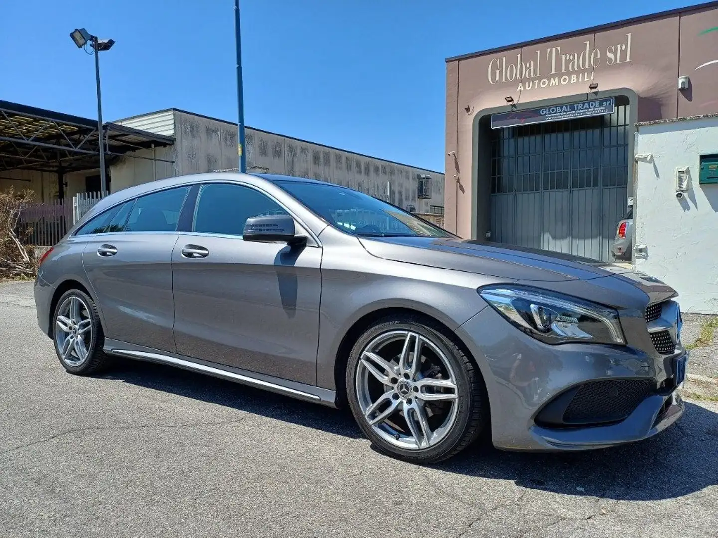 Mercedes-Benz CLA 200 d S.W. Automatic Premium AMG Tagliandi Mercedes Grigio - 1