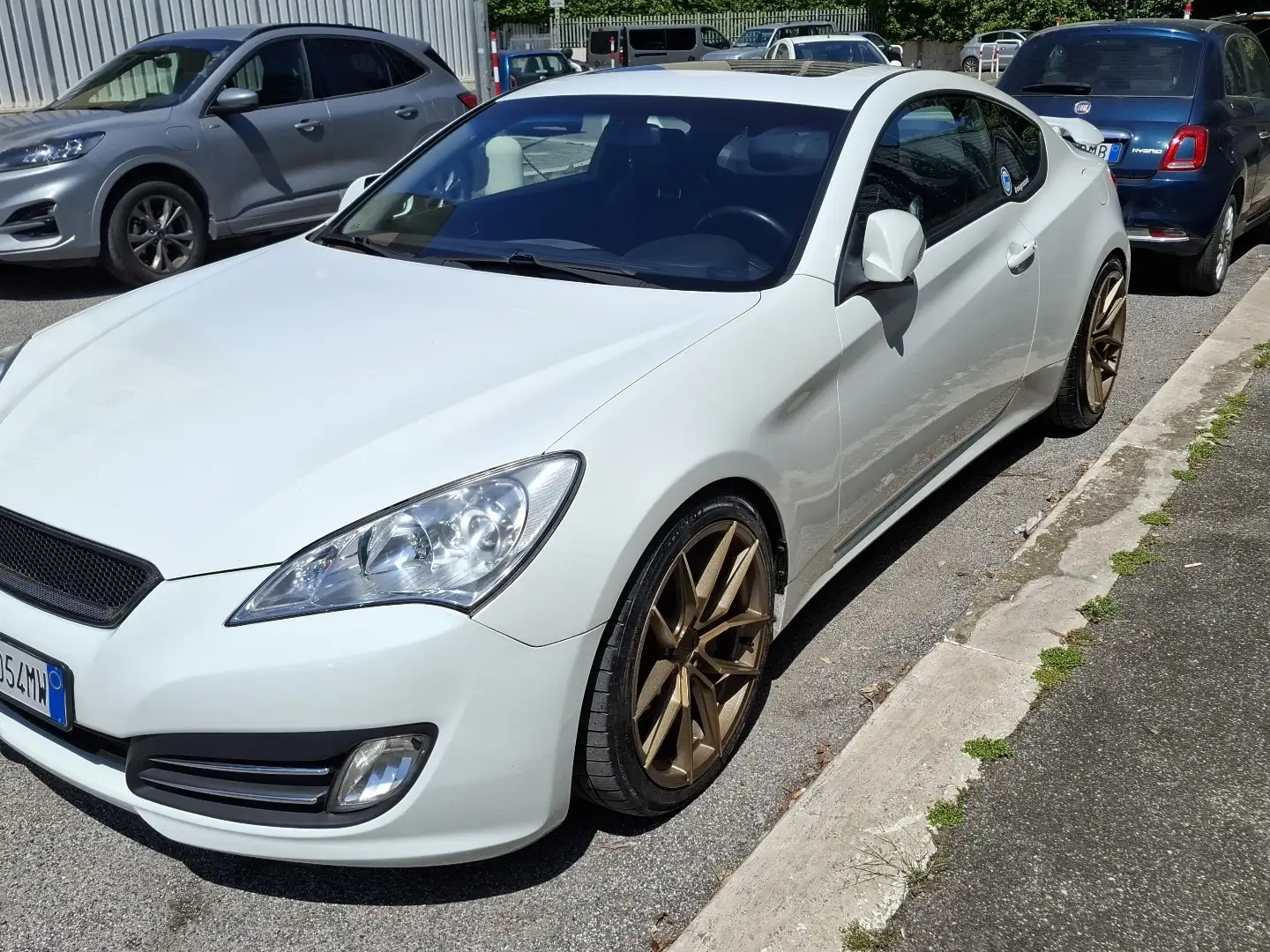 Hyundai Genesis Coupe 2.0 turbo Sport Weiß - 2