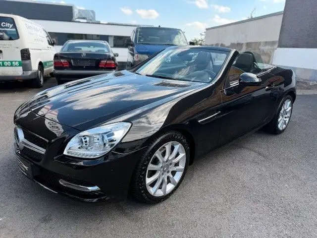 Mercedes-Benz SLK 200 *XENON*NAVI*PDC*TEMPOMAT*SHZ*PANO