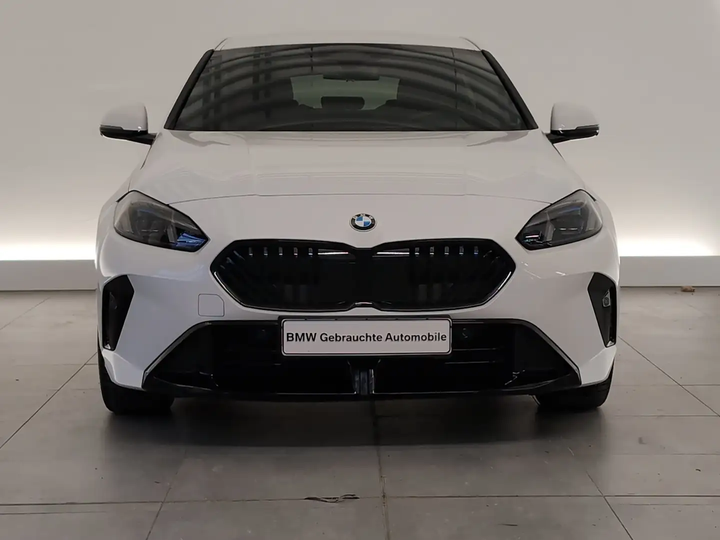 BMW 120 i M Sport Navi/LED/HuD/HiFi/KomfZg/PaAS+/DAB Navi/ Weiß - 2