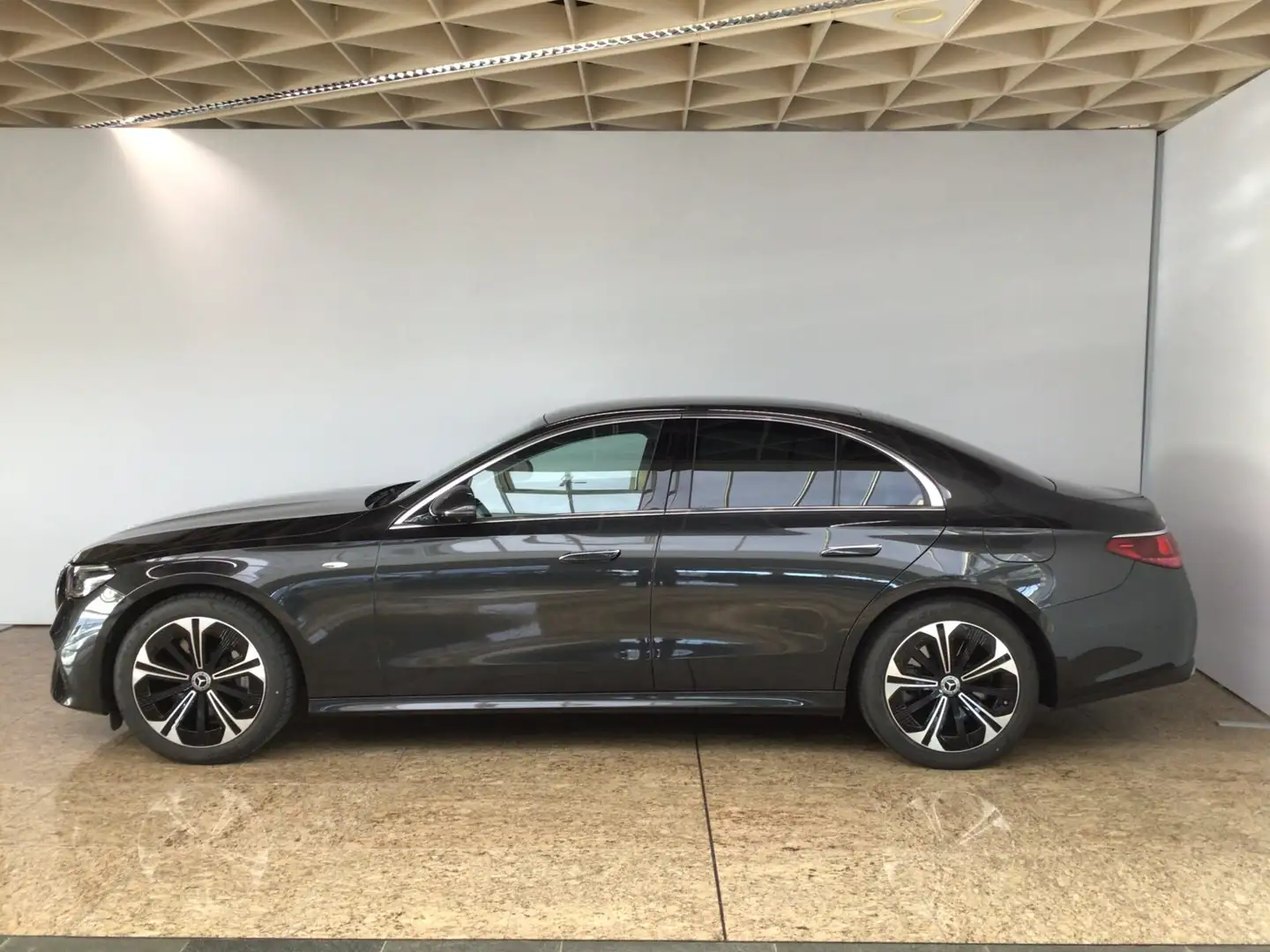 Mercedes-Benz E 300 E 300 de Limo Technik/Avantg +/Fahrass/Burm/AHK Gris - 2