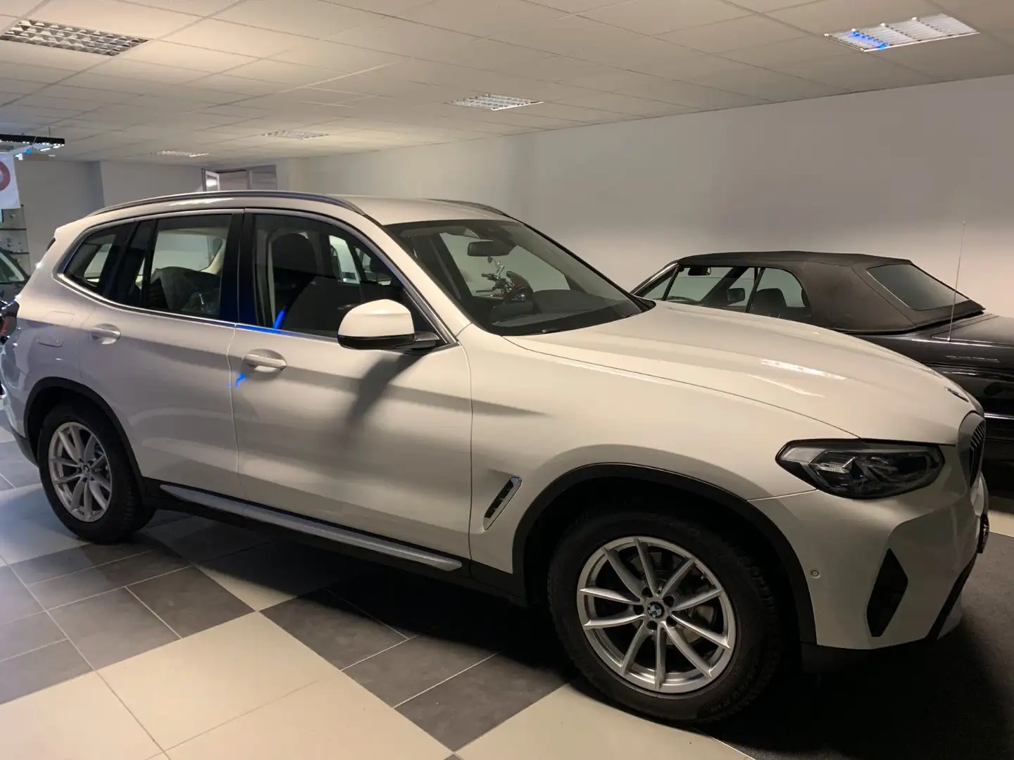 BMW X3 xDrive 20 d Weiß - 2