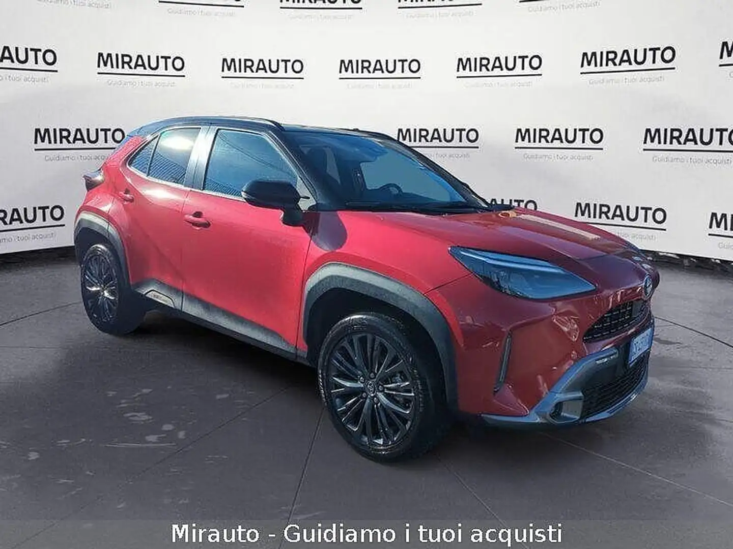 Toyota Yaris Cross 1.5 Hybrid 5p. E-CVT AWD-i Adventure Rouge - 1