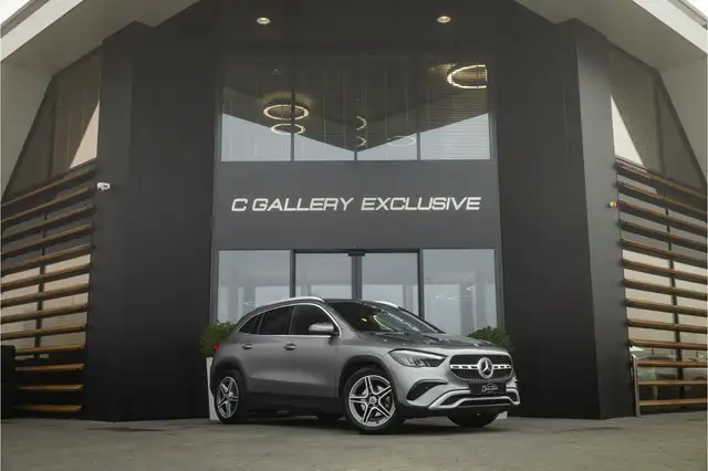 Mercedes-Benz GLA 200 GLA200 - ACC | Camera | Stoelverwarming
