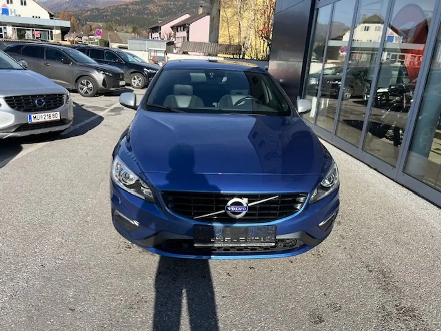 Volvo V60 D3 Momentum R-Design *Top Austattung* 92.000km* Blau - 2