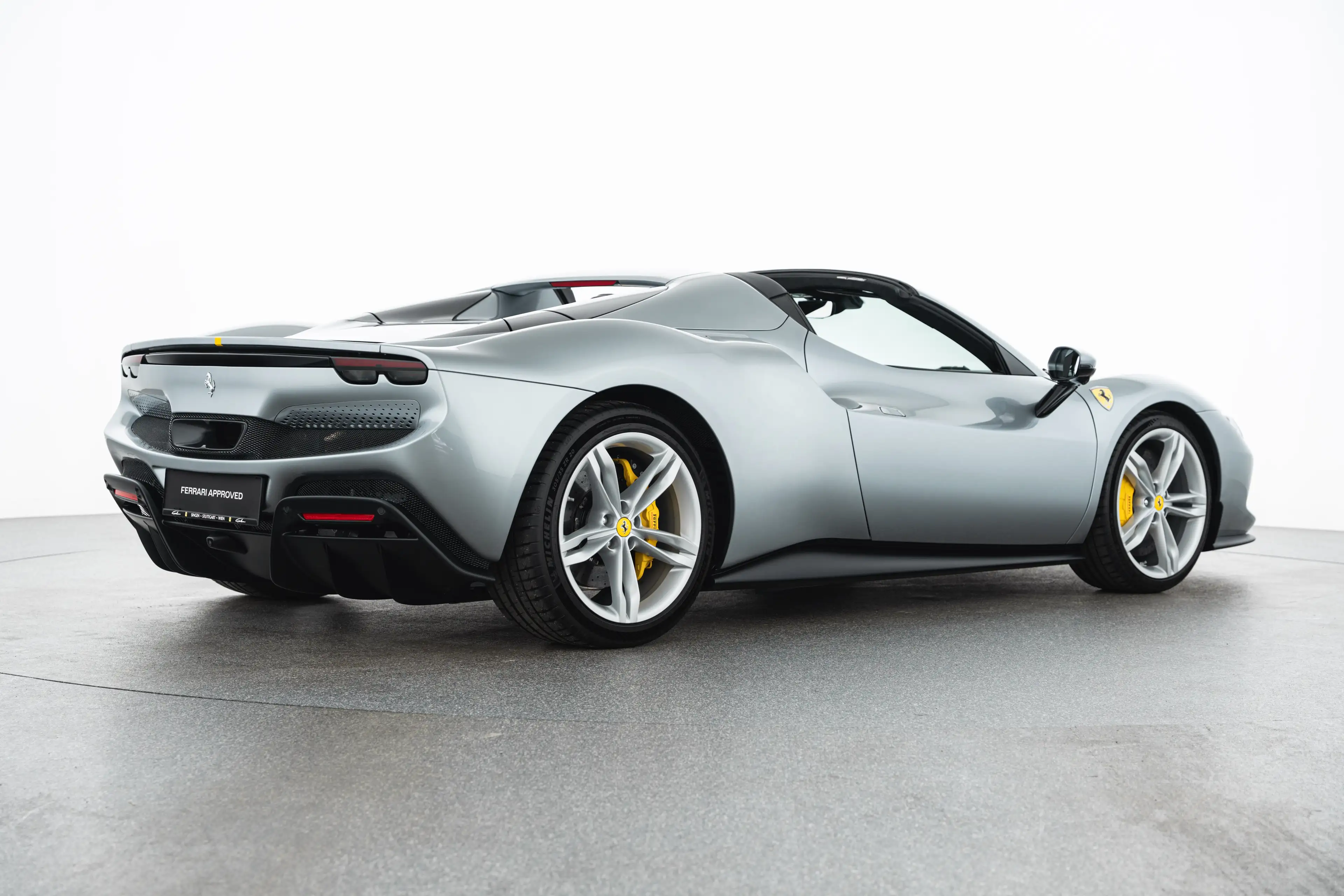 Ferrari 296 GTS — photo 5