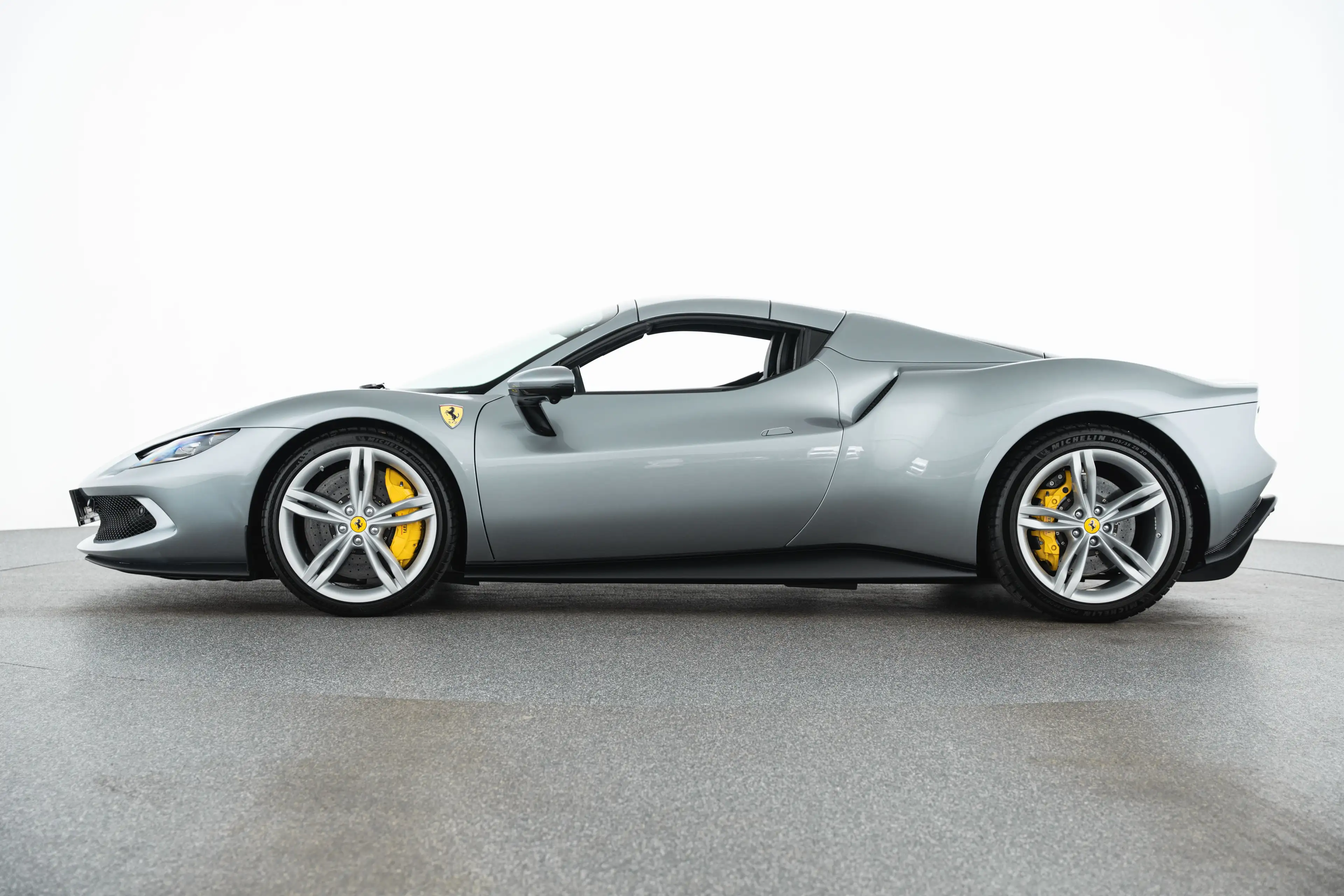 Ferrari 296 GTS — photo 8