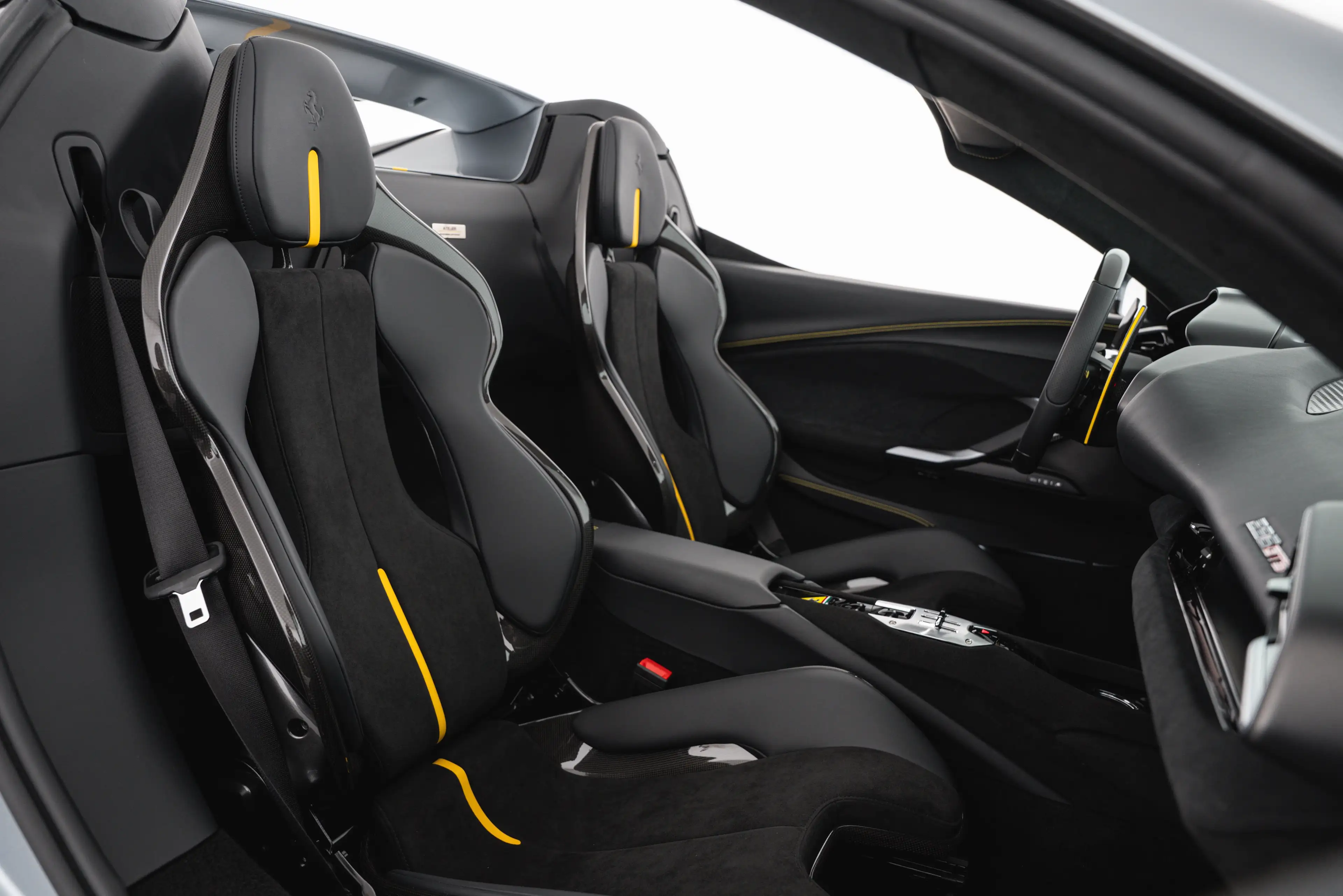 Ferrari 296 GTS — photo 13