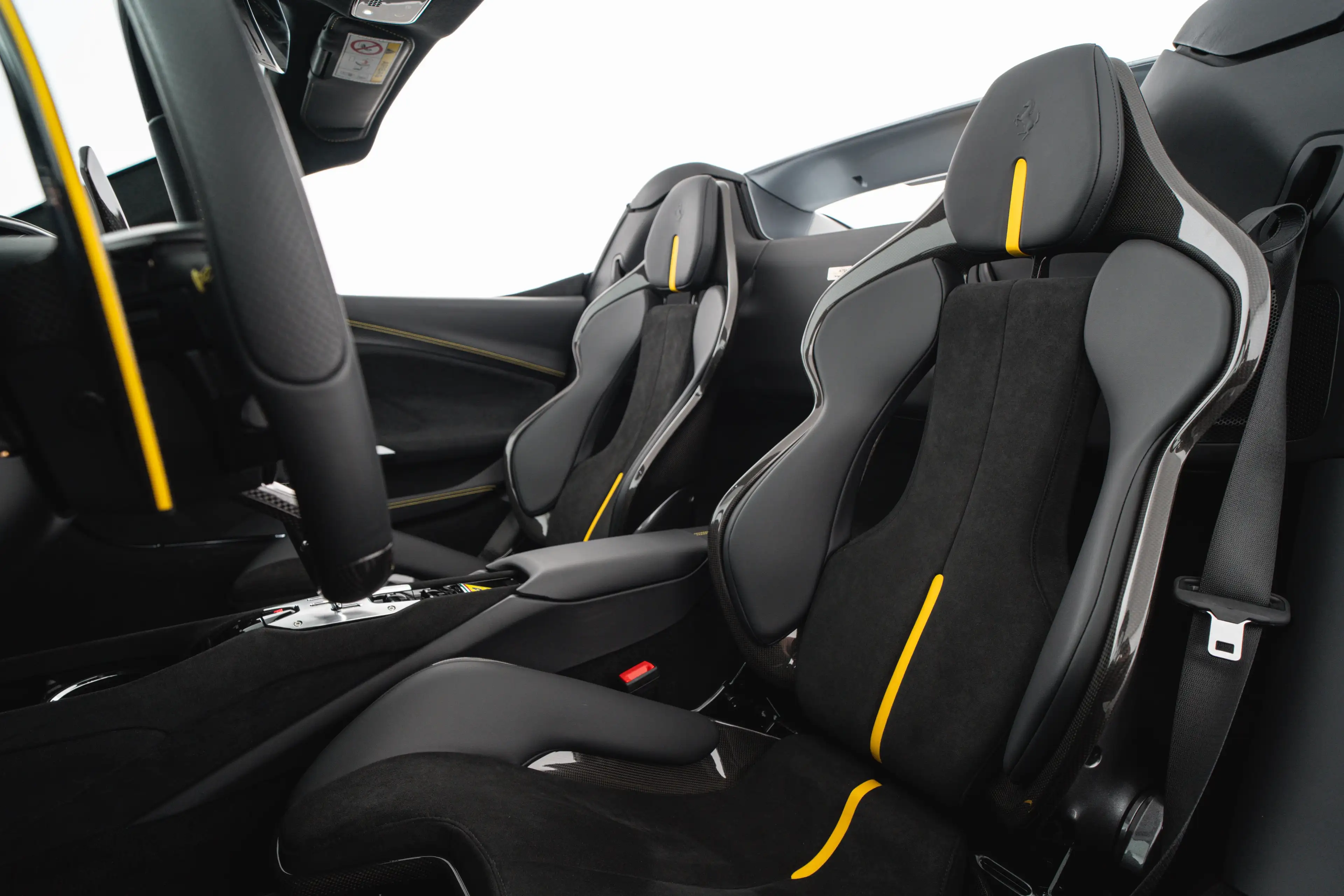 Ferrari 296 GTS — photo 11