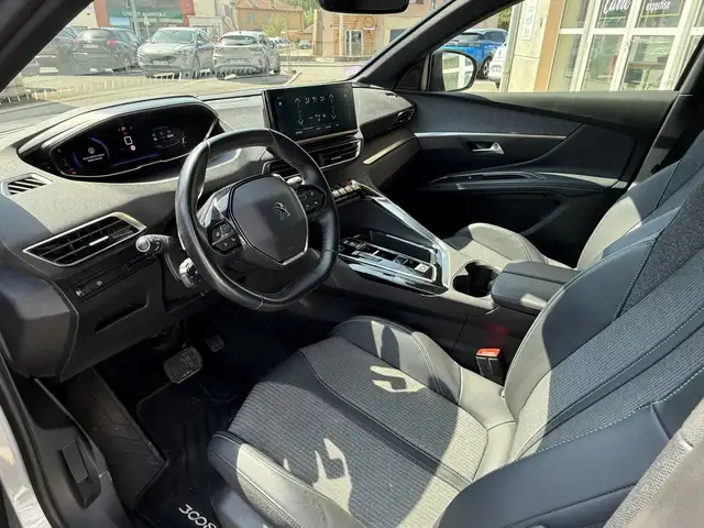 Peugeot 3008 view 9