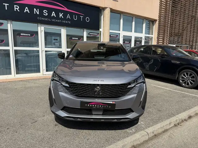 Peugeot 3008 view 2