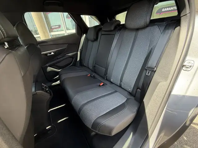 Peugeot 3008 view 13