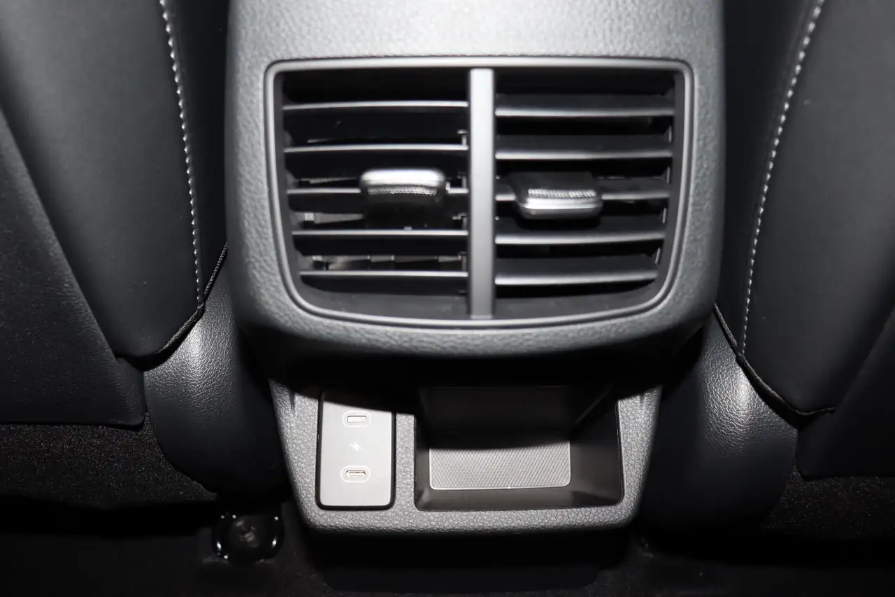 Kia Seltos снимка Kia Seltos