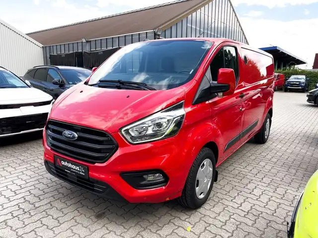 Ford Transit Custom view 3