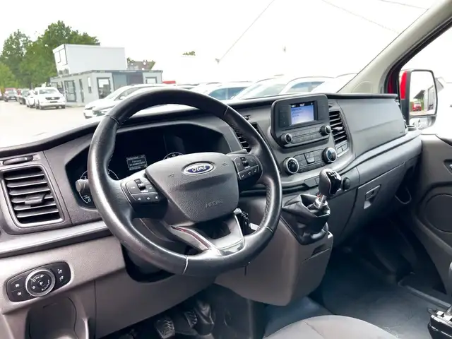 Ford Transit Custom view 9