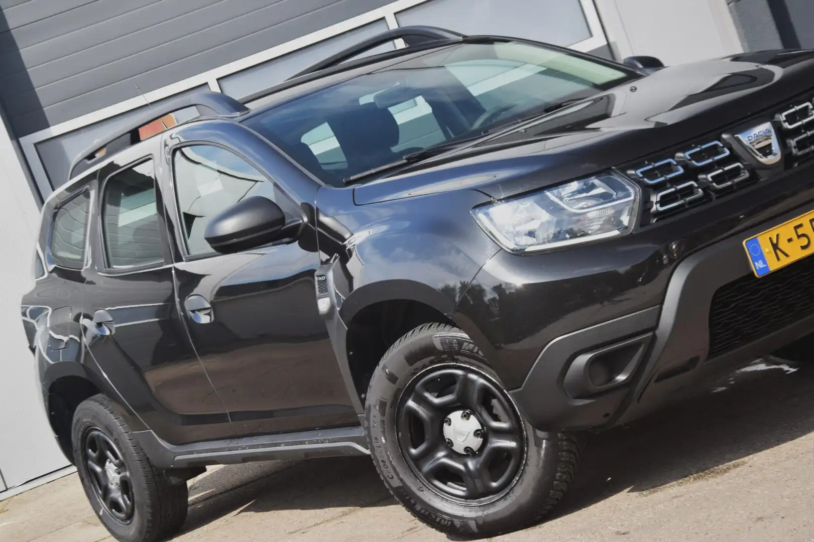 Dacia Duster 4WD 1.3 TCe 4x4 Essential awd AIRCO TREKHAAK Zwart - 2